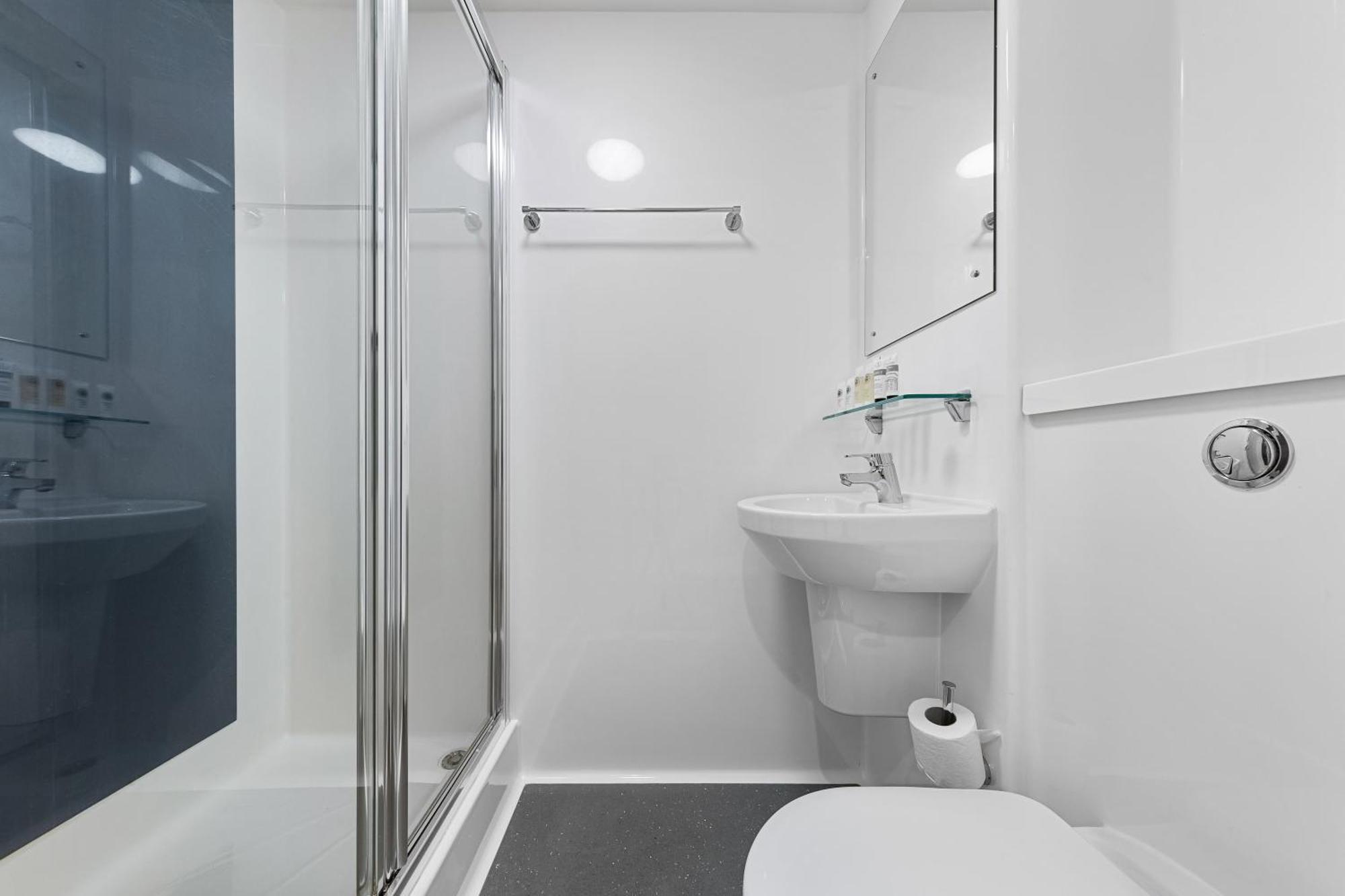 Spacious Double Bed In Lewisham Well Connected